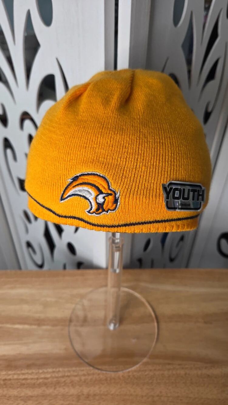 Buffalo Sabres Reebok NHL Youth Reversible Beanie Hat Knit Cap Gold Navy NWT